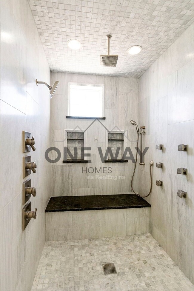 Building Photo - 4432 E Ford Ave