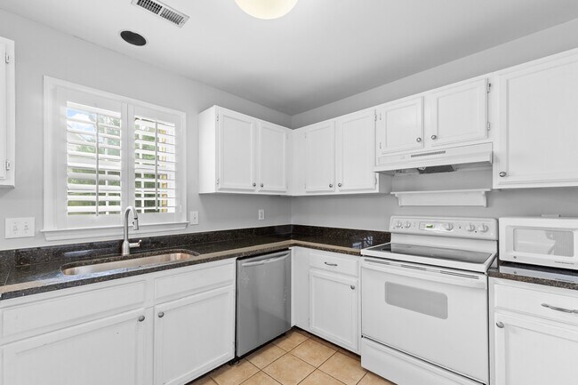 Building Photo - CONVENIENT AND AFFORDABLE