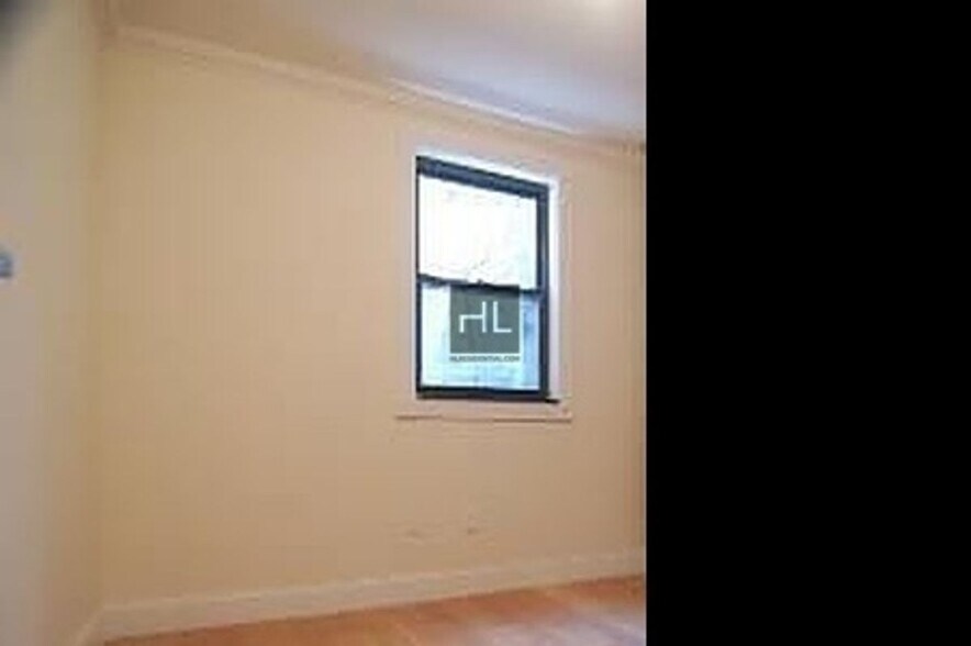 Building Photo - MULBERRY ST.