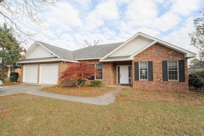 Primary Photo - 12 Grove Cir