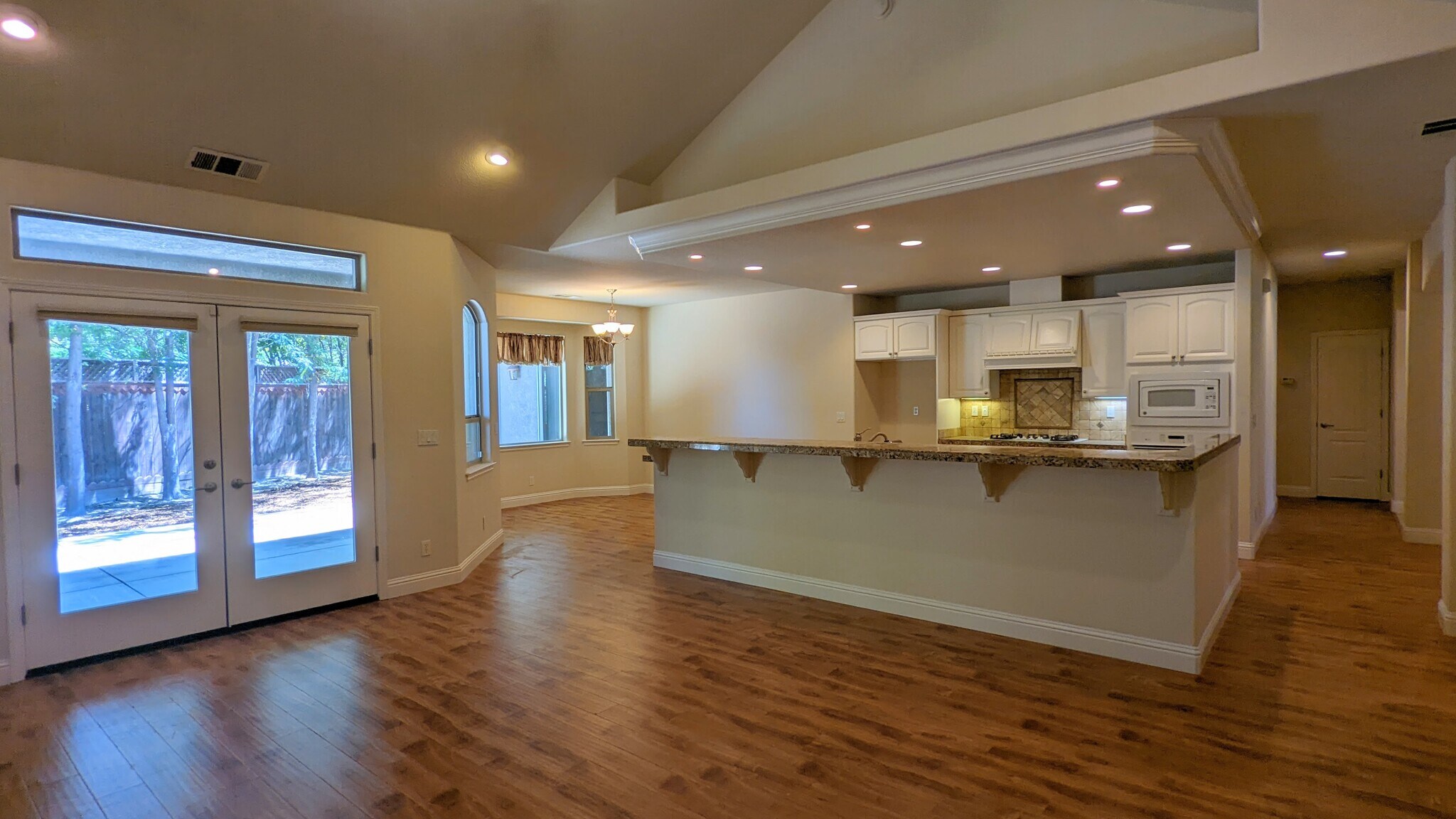 Building Photo - 1043 Diamante Robles Ct