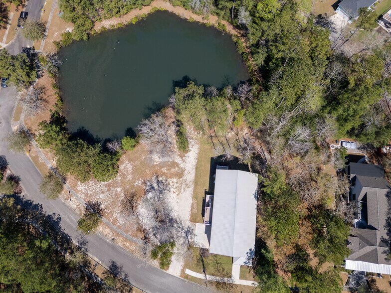 Building Photo - 60 Madison Dr