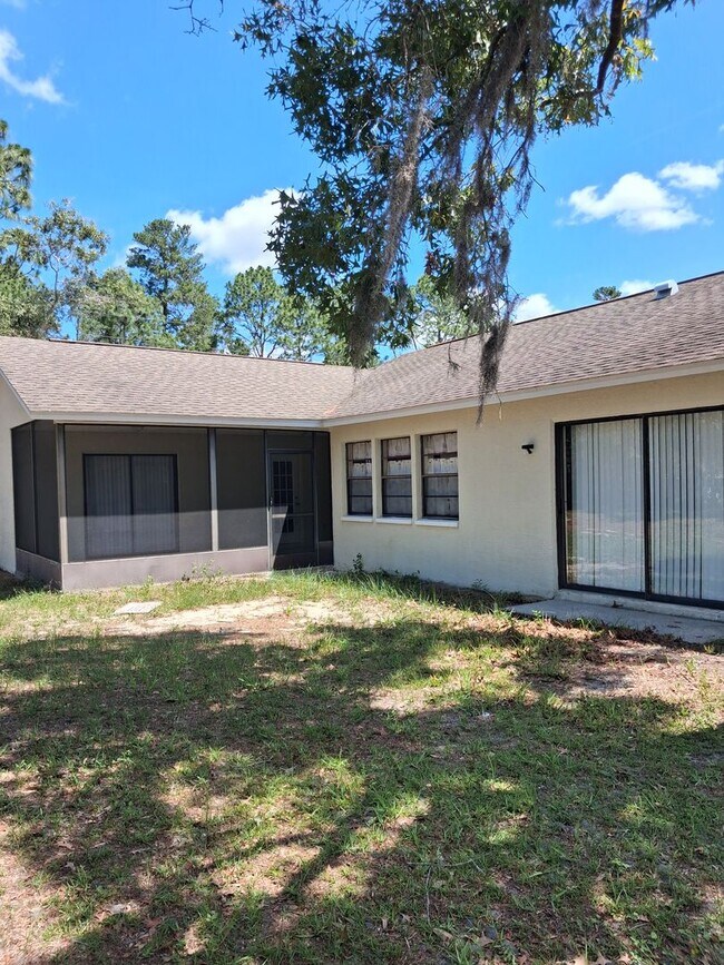 Building Photo - Centrally Located Corner Lot