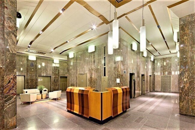 Building Photo - 365 Bridge St