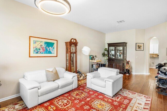 Building Photo - 1875 Highland Grove Dr