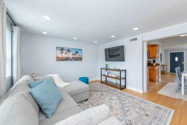 Building Photo - 3762 Catalina Rd