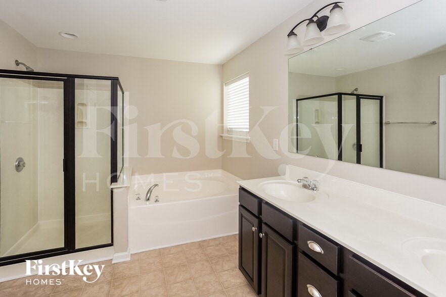 Building Photo - 2299 Isaac St