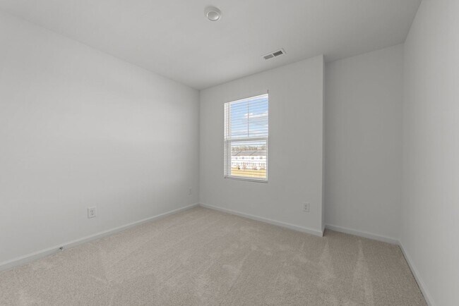 Building Photo - 825 Basswood Gln Trl