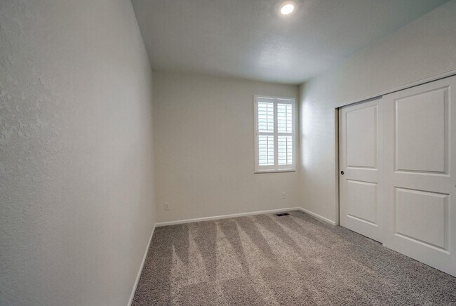 Building Photo - 4 Bedroom single family Ranch (Conner) hom...