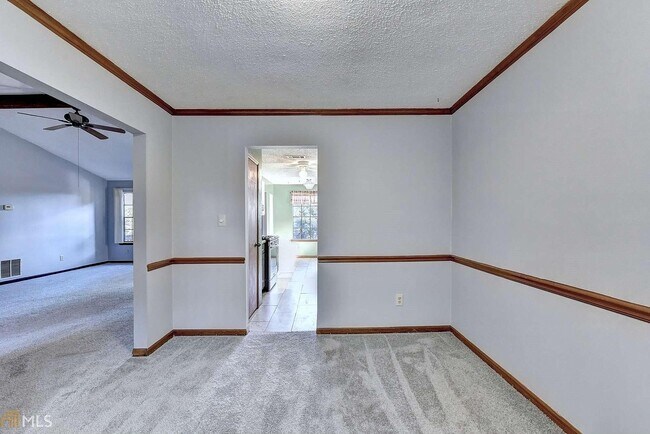 Building Photo - 4068 Buckingham Pl