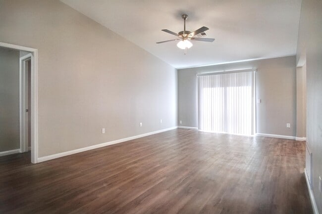 Building Photo - 620 Winding Ln