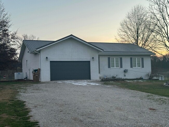 Building Photo - 8890 W Farm Rd 104