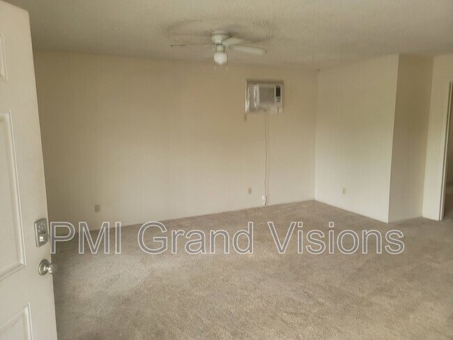 Building Photo - 1305 18th St