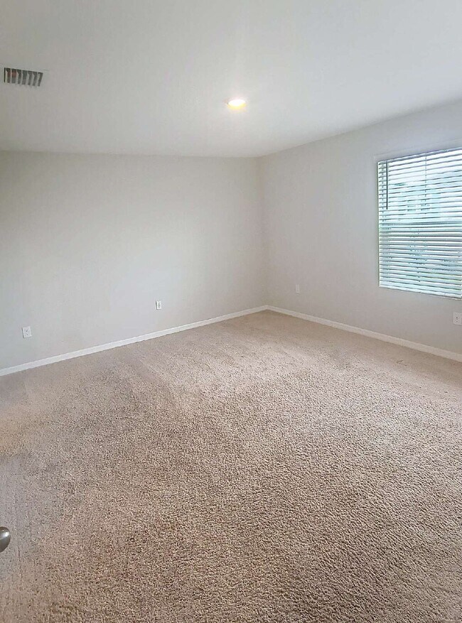 Building Photo - 12937 Camarillo Pl