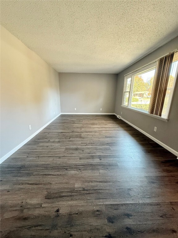 Building Photo - 107 Mark Trail Dr