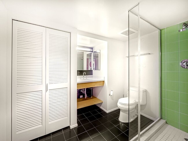 Building Photo - Clean and Bright Studio Apartment Downtown at The Montage- Utilities included!