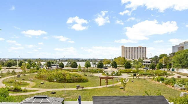 Building Photo - 689 9th St