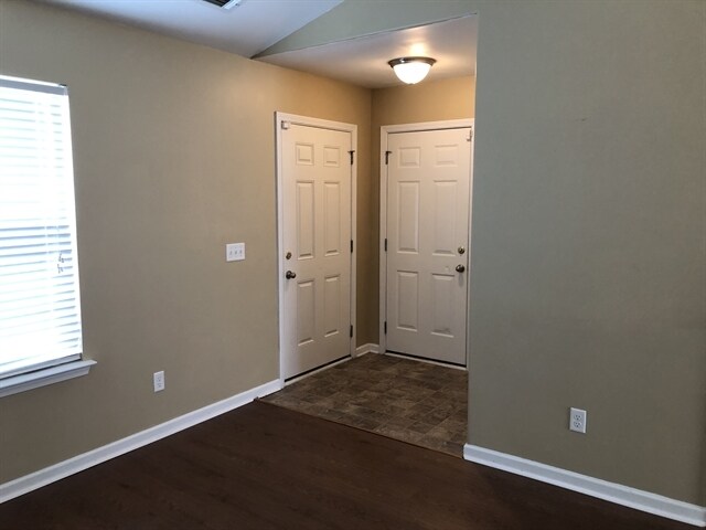 Building Photo - 40 Old Mill Rd