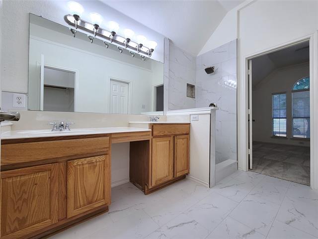 Building Photo - 9320 Woodhurst Dr