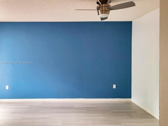 Building Photo - 1125 Cliffrose St