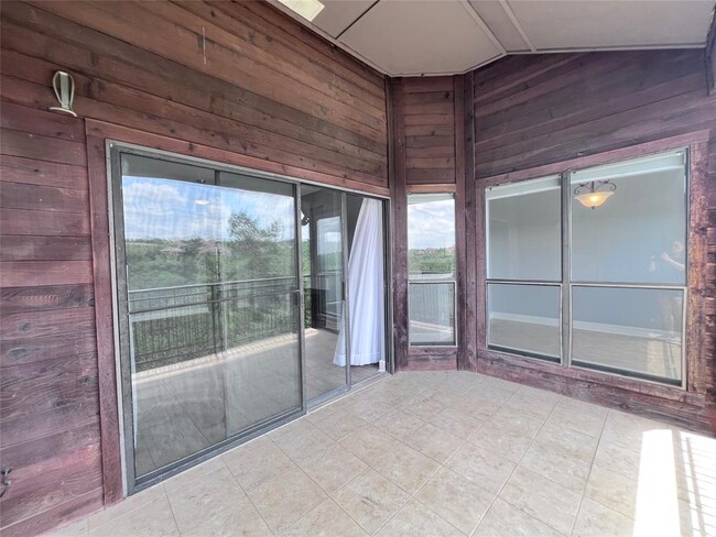 Building Photo - 4711 Spicewood Springs Rd