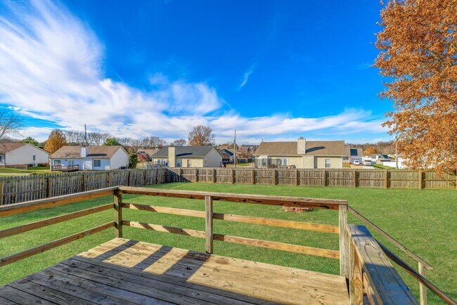 Building Photo - 3 Bedroom Dog Friendly Home For Rent Near St. B Area!