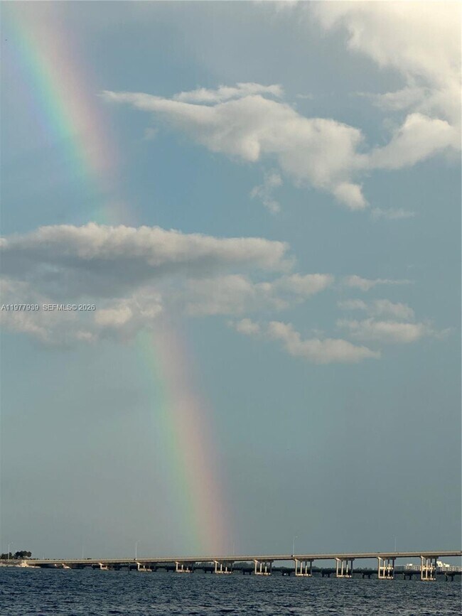 Building Photo - 1541 Brickell Ave