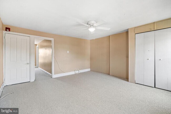 Building Photo - 206 Ripka St