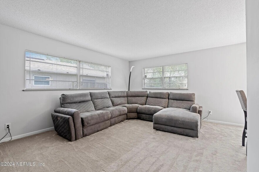 Building Photo - 6263 Toyota Dr