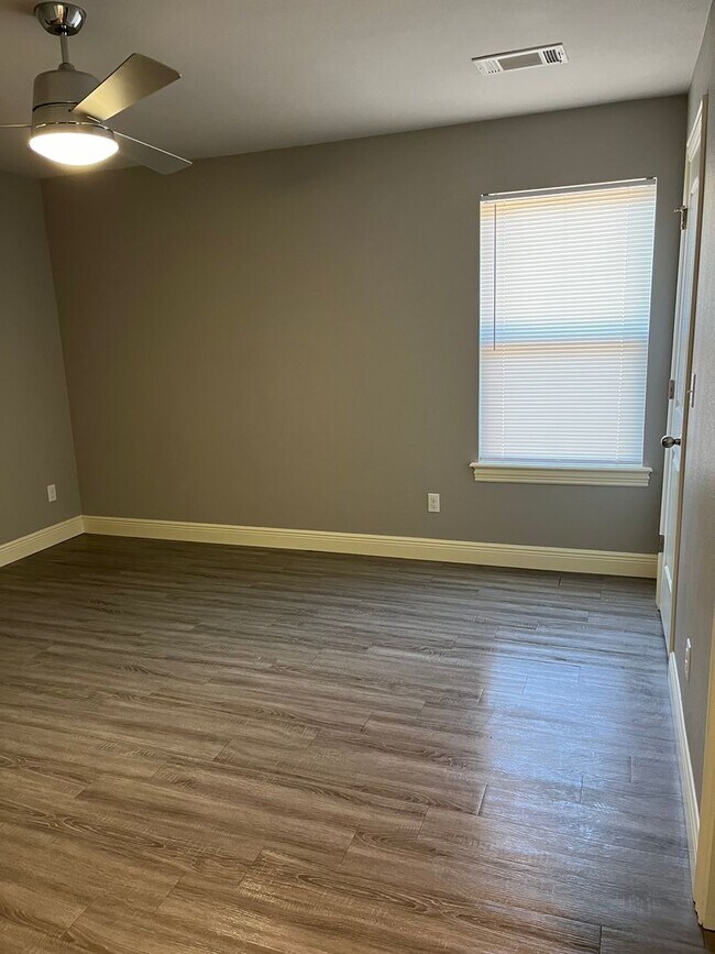 Building Photo - **Call Heather at 479-208-0305 to discuss ...