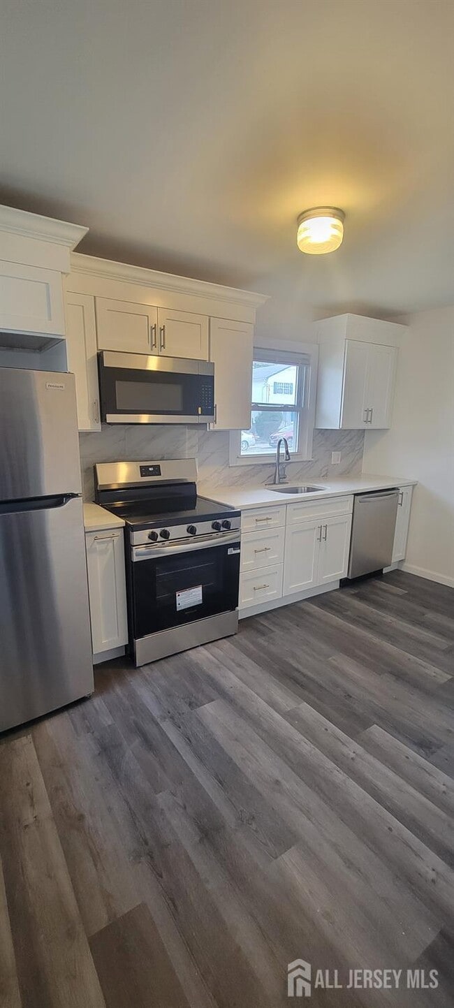 Building Photo - 358 Raritan St