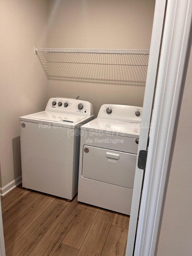 Building Photo - 5108 Carrick St