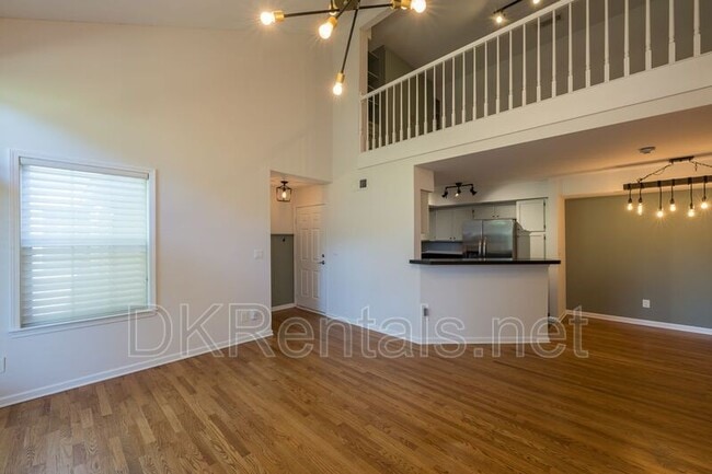 Building Photo - 521 McGill Park Ave NE