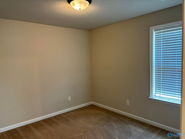 Building Photo - 112 Beaver Brook Pl
