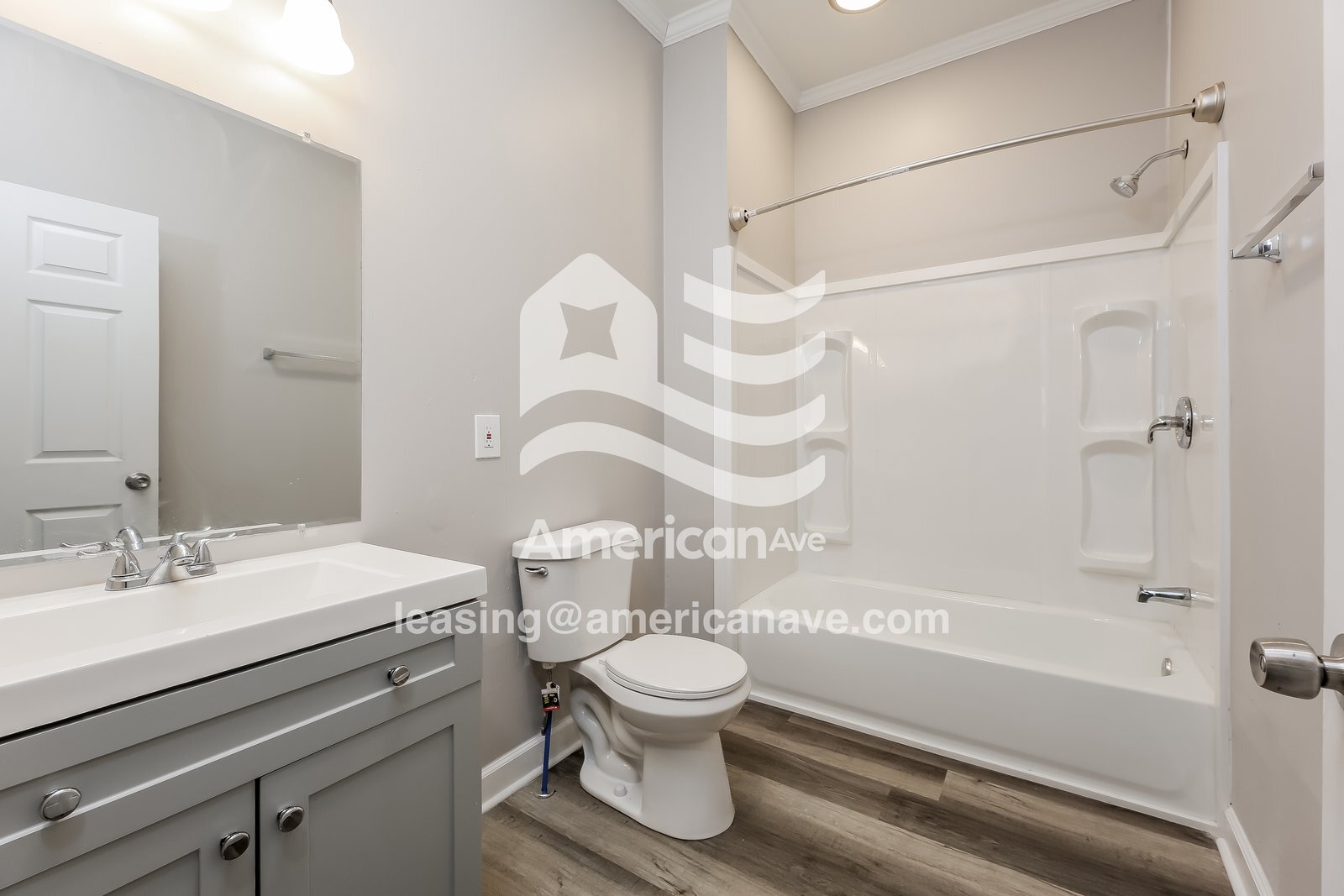 Building Photo - 128 Riley St