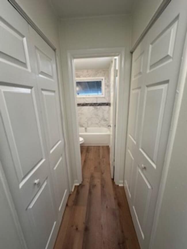 Building Photo - Three Bedroom House