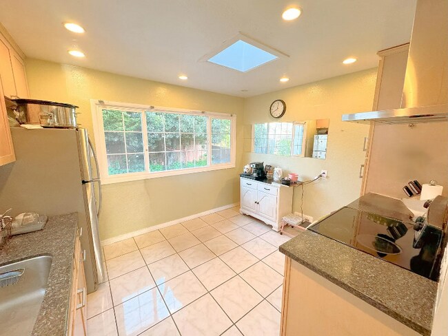 Building Photo - 86 Everglade Dr