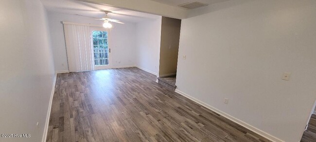 Building Photo - 3960 Winds Ridge Dr