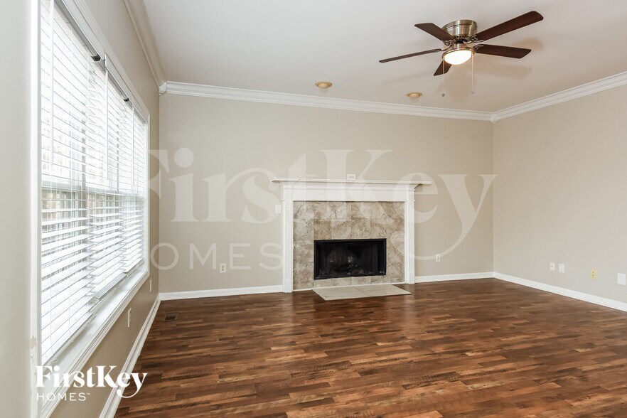 Building Photo - 47 Camelot Ct