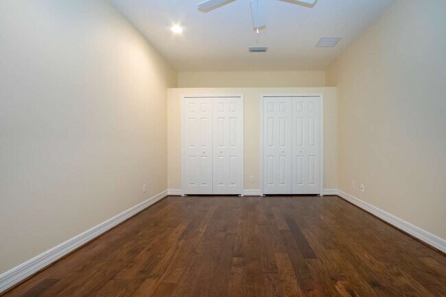Building Photo - Rarely available executive home in The Ham...