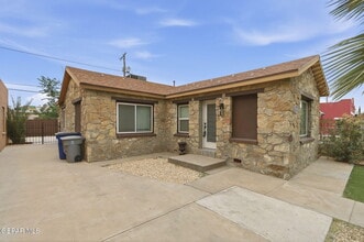 Building Photo - 1310 E San Antonio Ave