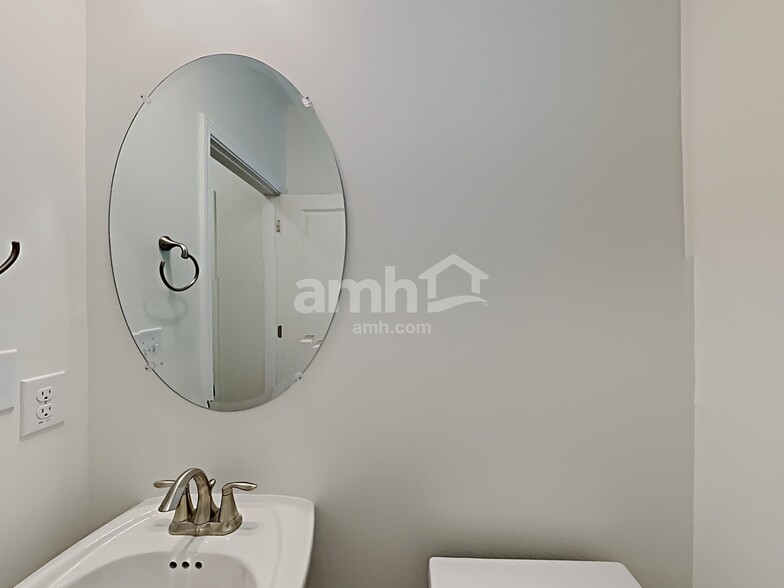 Building Photo - 4402 Erabele Dr