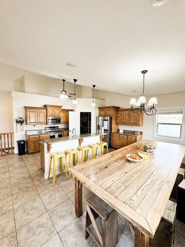 Building Photo - Beautiful Custom Home For Rent In Rexburg!