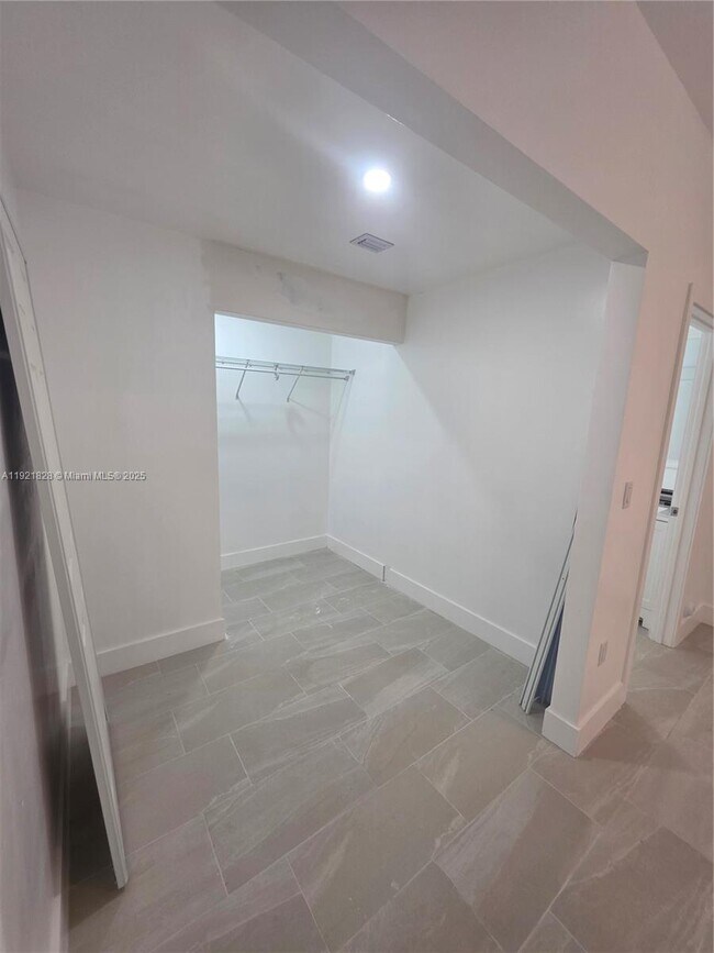 Building Photo - 21210 SW 119th Ave