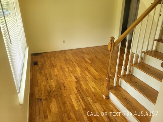 Building Photo - 2863 Marshall St