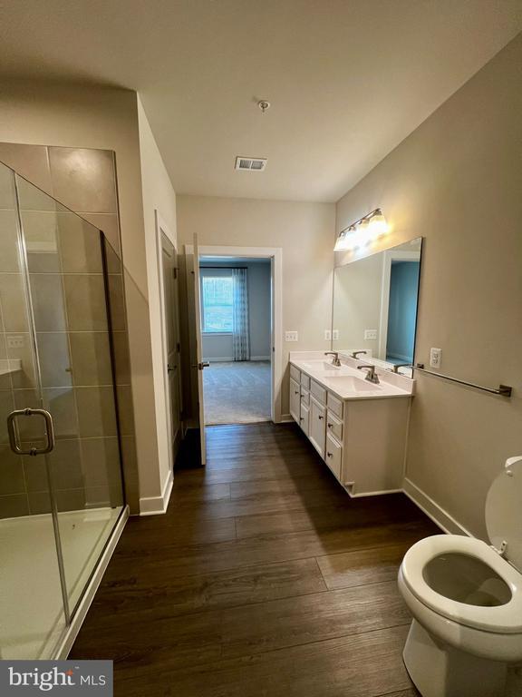 Building Photo - 10421 Resort Road