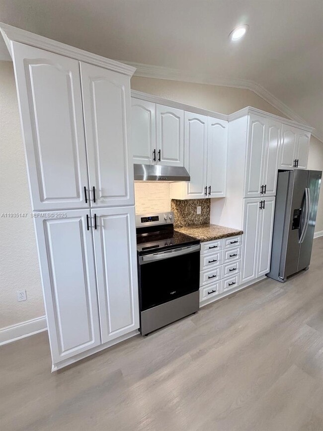 Building Photo - 10722 La Placida Dr