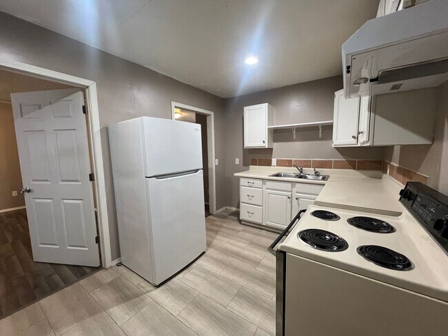 Building Photo - 2323 US-65