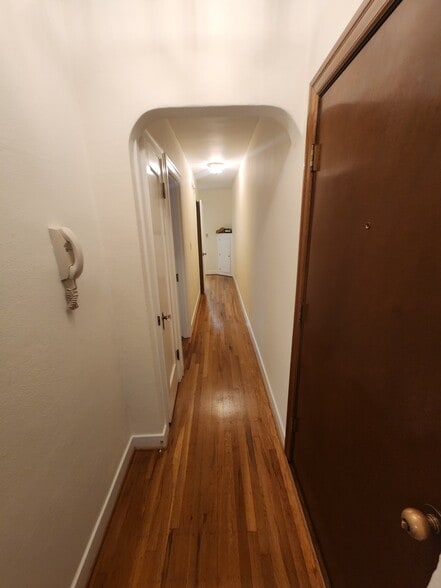 Building Photo - 2317 10th Ave E