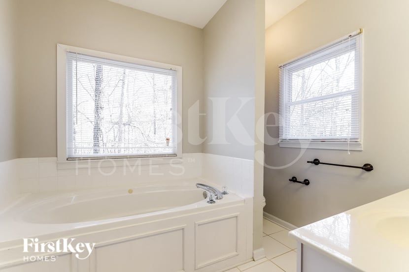 Building Photo - 5142 4th Colony Dr